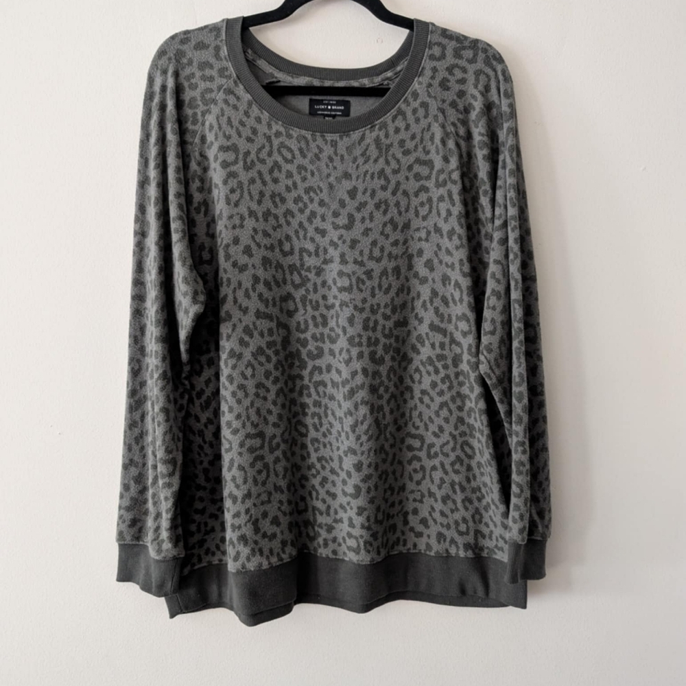 Lucky Brand Gray Leopard Print Sweater Size 1X womens Longsleeve Top